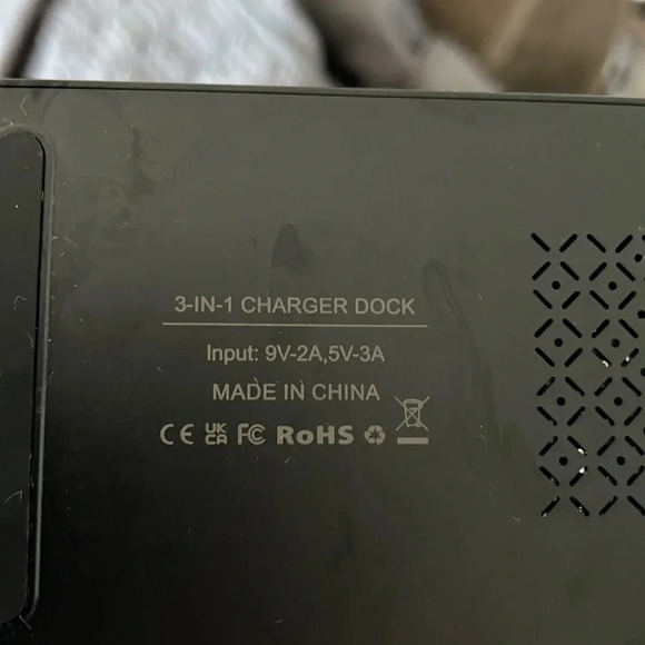 3-in-1 Charging Dock Station - Picture 2 of 3